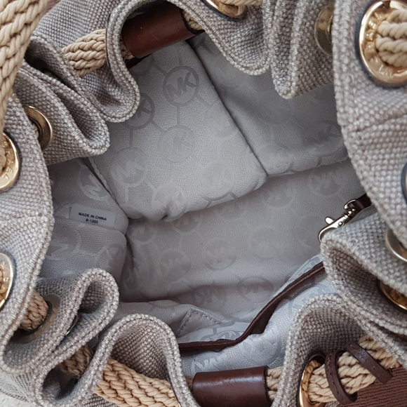 New Michael Kors Handbag - Picture 2 of 10